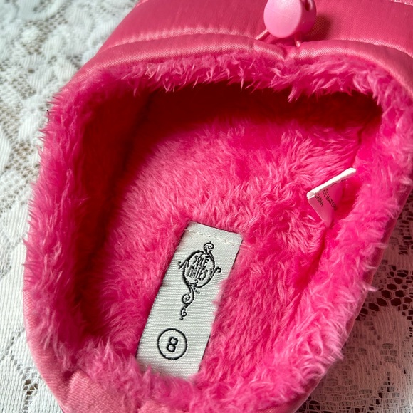 Y2K Hot Pink Fuzzy Slippers - Picture 2 of 3